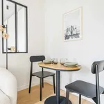 Rent 1 bedroom apartment of 380 m² in Paris