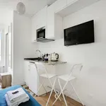 Rent 1 bedroom apartment of 10 m² in Paris