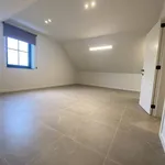 Maison de 459 m² avec 3 chambre(s) en location à BREE