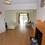 Rent 3 bedroom flat in East Midlands