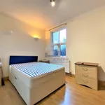 Rent 3 bedroom flat in London