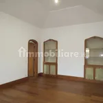 Rent 5 bedroom house of 302 m² in Rome