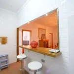 Rent a room of 180 m² in valencia