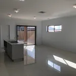 Rent 4 bedroom house in Thornhill Park