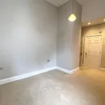 Rent 3 bedroom flat in West Midlands