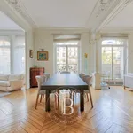 Rent 6 bedroom apartment of 209 m² in Paris