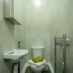 Rent 5 bedroom apartment in Leeds