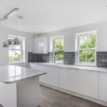 Rent 2 bedroom apartment in Reigate and Banstead