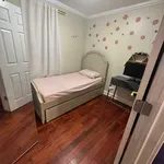 Rent 3 bedroom apartment of 78 m² in Staten Island