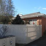 Rent 3 bedroom house in Glen Waverley