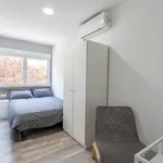 Rent 5 bedroom apartment in Valencia