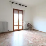 Affitto 5 camera appartamento di 105 m² in San Giovanni Valdarno