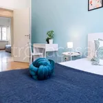 Rent 4 bedroom apartment of 50 m² in Milano