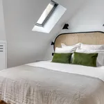 Rent 1 bedroom apartment of 340 m² in Paris