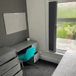 Rent 6 bedroom house in Wales