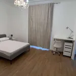 Rent a room of 80 m² in valencia