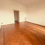 Rent 4 bedroom apartment of 100 m² in Milan