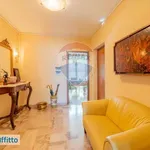 Rent 6 bedroom apartment of 252 m² in Palermo