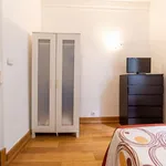 Rent a room of 194 m² in lisbon