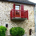 Rent 4 bedroom house of 100 m² in Rieupeyroux