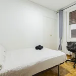 Rent a room of 215 m² in Madrid