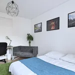 Rent 4 bedroom apartment in Paris