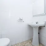 Rent a room of 130 m² in granada