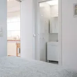 Rent 1 bedroom apartment of 40 m² in madrid