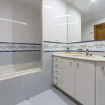 Rent a room of 190 m² in valencia