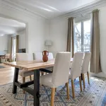 Appartement de 1097 m² avec 3 chambre(s) en location à Paris