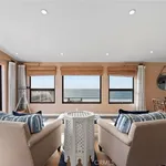 Rent 4 bedroom apartment of 246 m² in manhattan beach