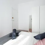 Rent 5 bedroom apartment in Madrid