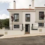 Rent 3 bedroom apartment of 210 m² in Lisbon