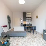 Rent 4 bedroom apartment of 80 m² in Milan