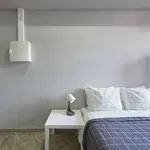 Rent a room in lisbon