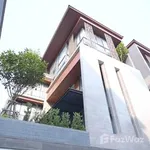 Rent 4 bedroom house of 530 m² in Bangkok