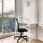 Rent 1 bedroom apartment of 52 m² in paris