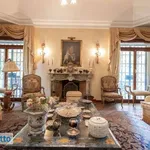 Rent 6 bedroom house of 310 m² in Rome