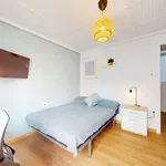 Rent a room of 110 m² in Elx