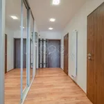 Pronajměte si 3 ložnic/e byt o rozloze 72 m² v Praha