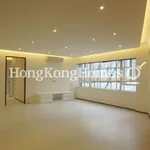 Rent 3 bedroom apartment of 124 m² in Kowloon Tong