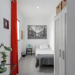 Rent 4 bedroom apartment in Valencia