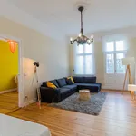 Rent 4 bedroom apartment of 91 m² in Berlin