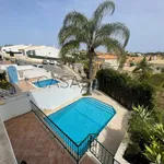 Rent 4 bedroom house of 193 m² in Albufeira