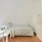 Rent 16 bedroom apartment in Lisbon