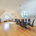 Rent 3 bedroom apartment in Surrey