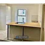 Rent 2 bedroom flat in Wales