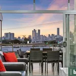 Rent 3 bedroom apartment in Greenslopes