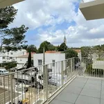 Rent 4 bedroom apartment of 82 m² in Marseille