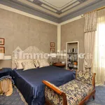 Rent 4 bedroom apartment of 210 m² in Bari